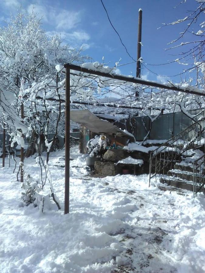 9 Plus - Orbeli Buitenkant foto